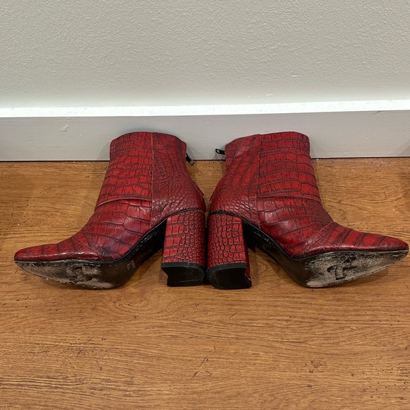 Freebird by Steven Joey Ankle Boot - Picture 6 of 6